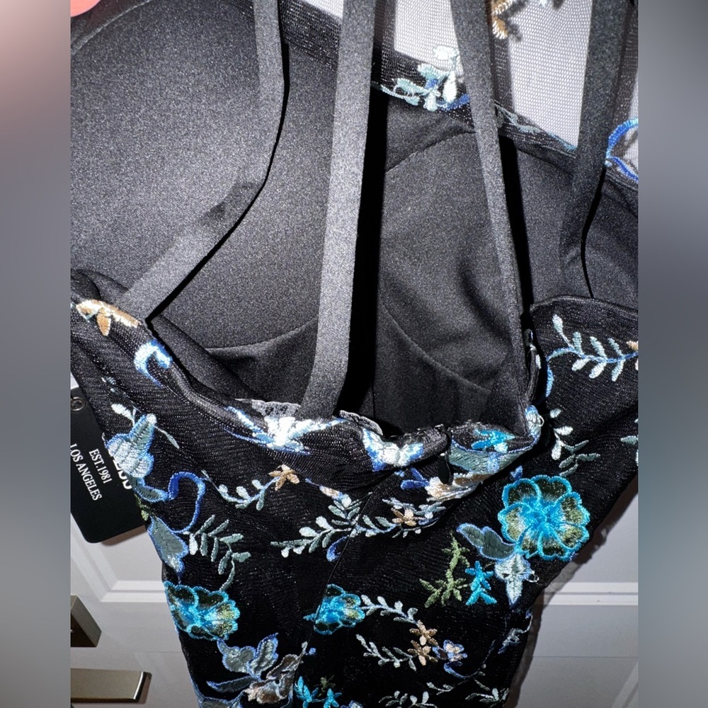NWT Guess Black Mini Dress with Blue and White Embroidered Floral Design Size 0 - Picture 6 of 6
